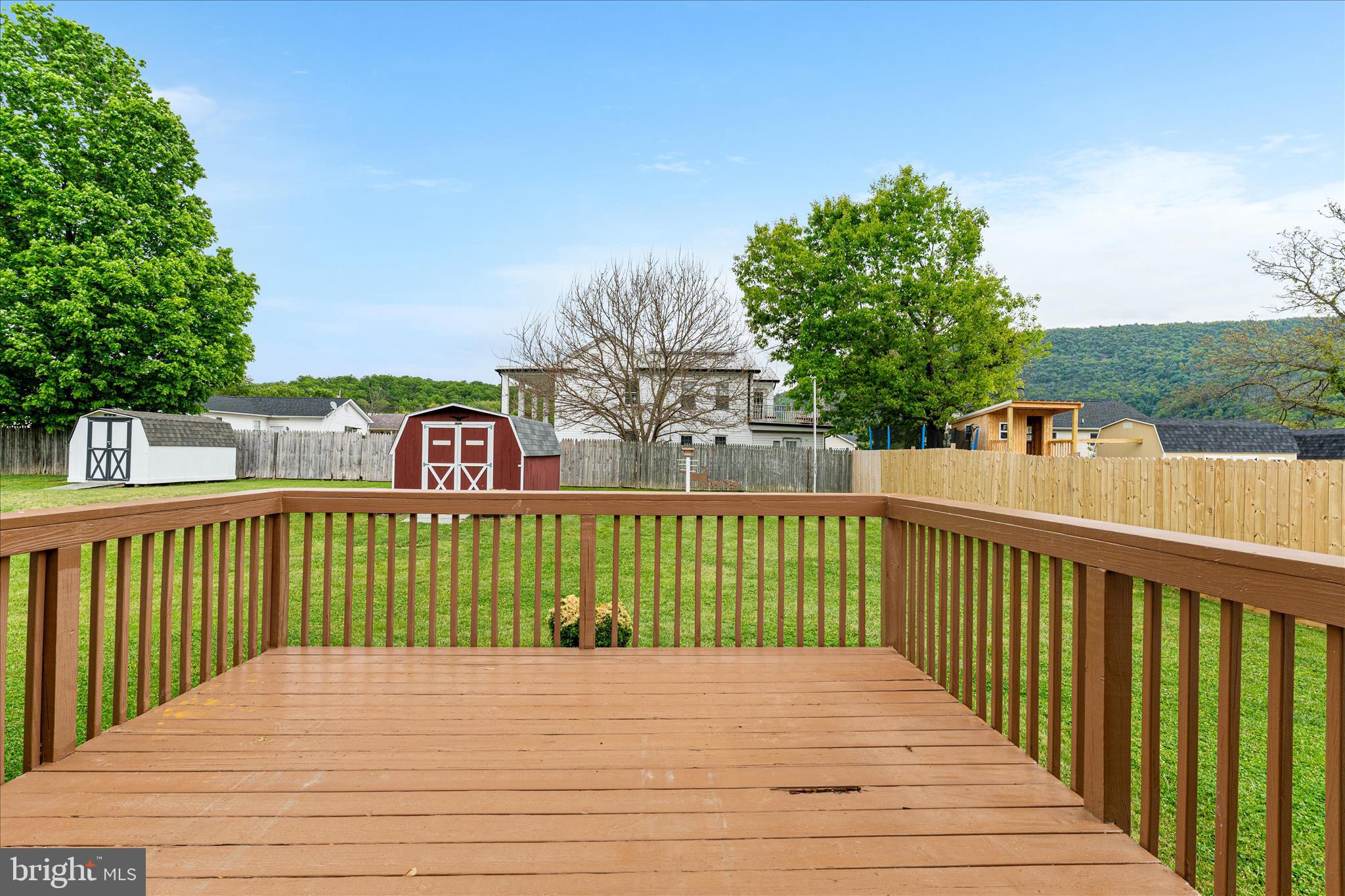 THE SHERRY YEAKLE - Residential