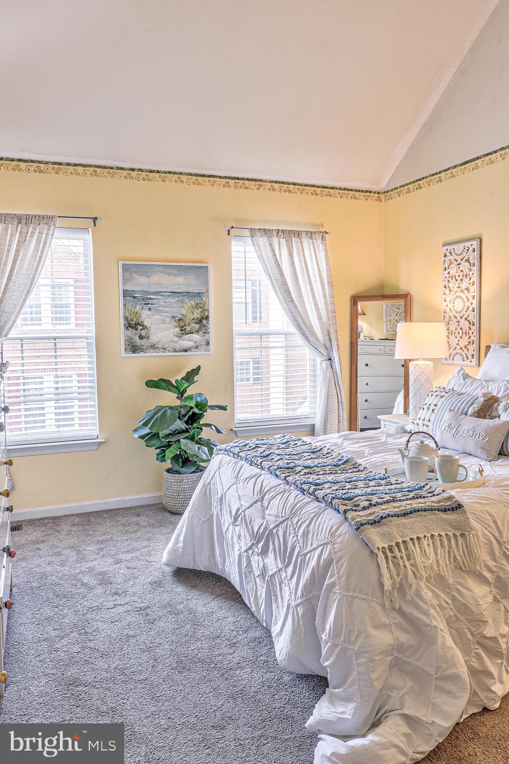 RUSSETT - Residential