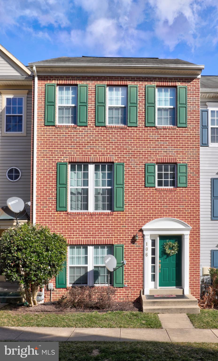 RUSSETT - Residential