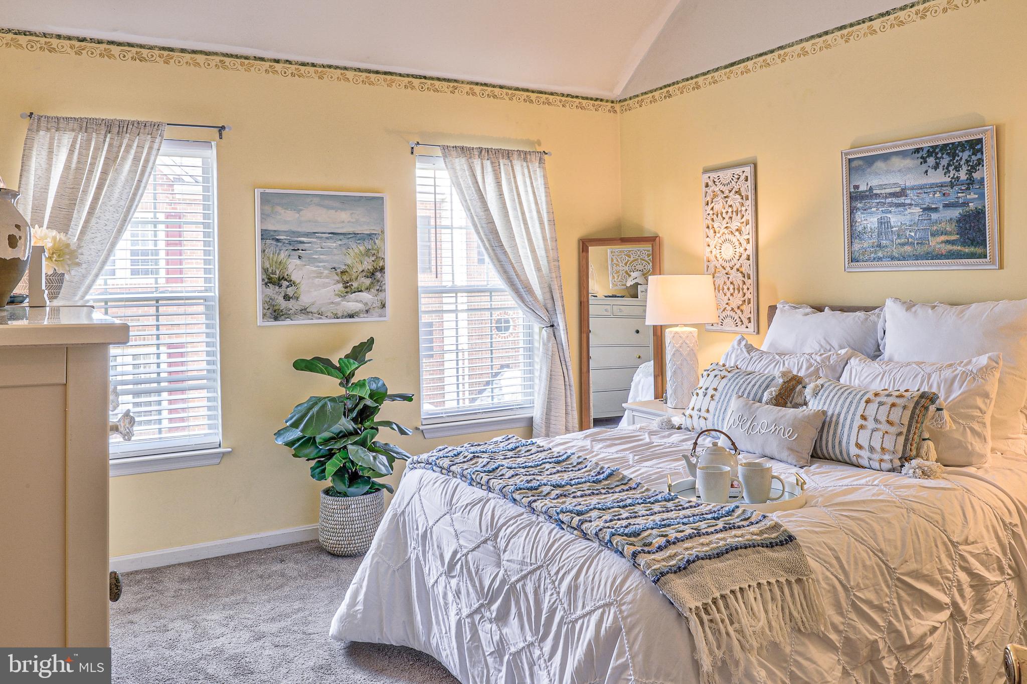 RUSSETT - Residential