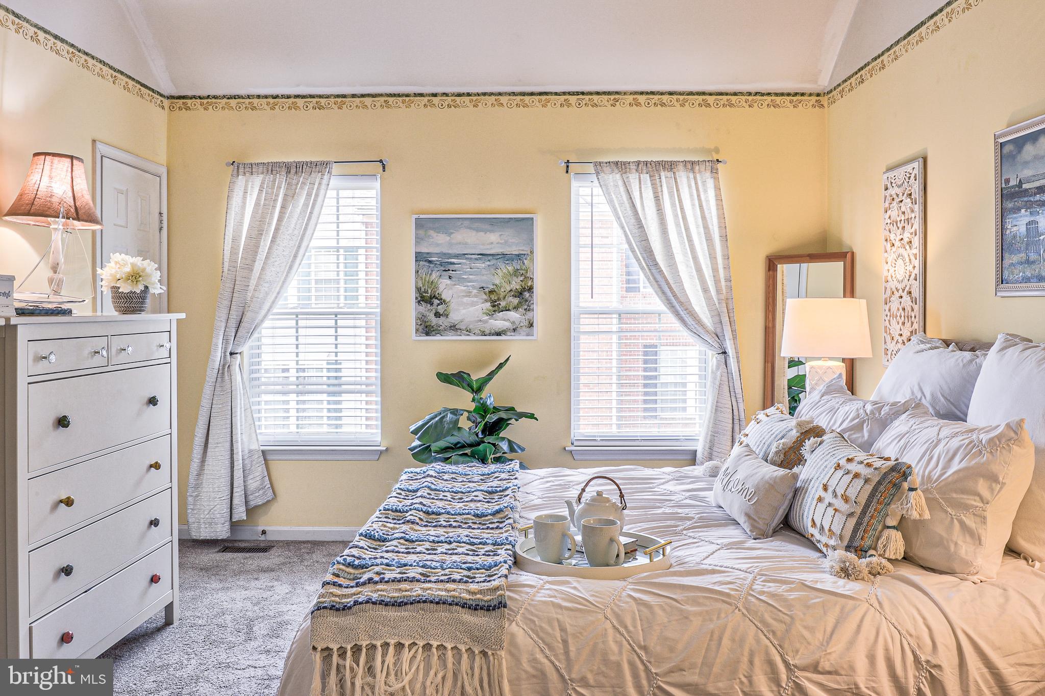 RUSSETT - Residential