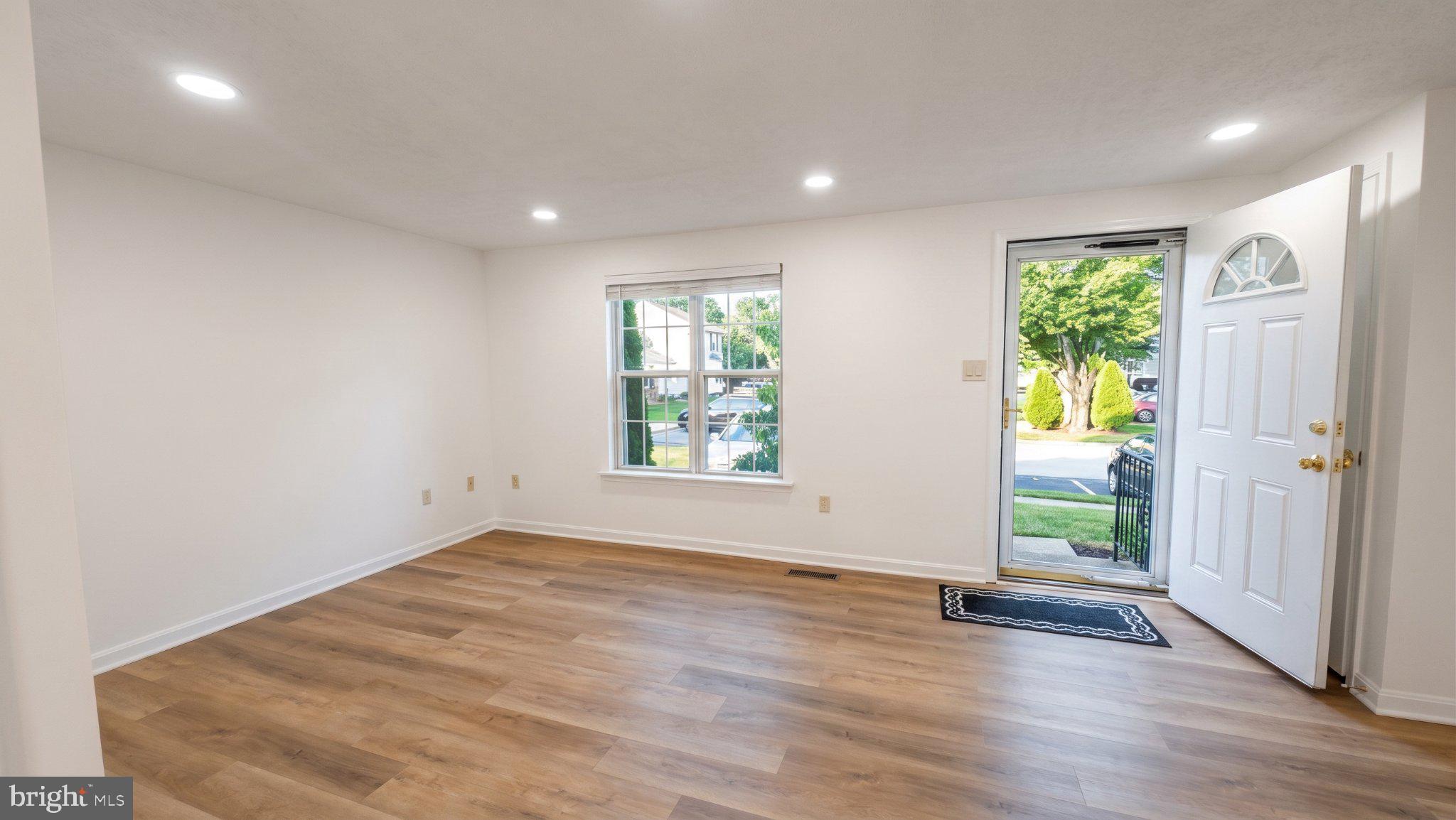 1463 MOBLEY COURT