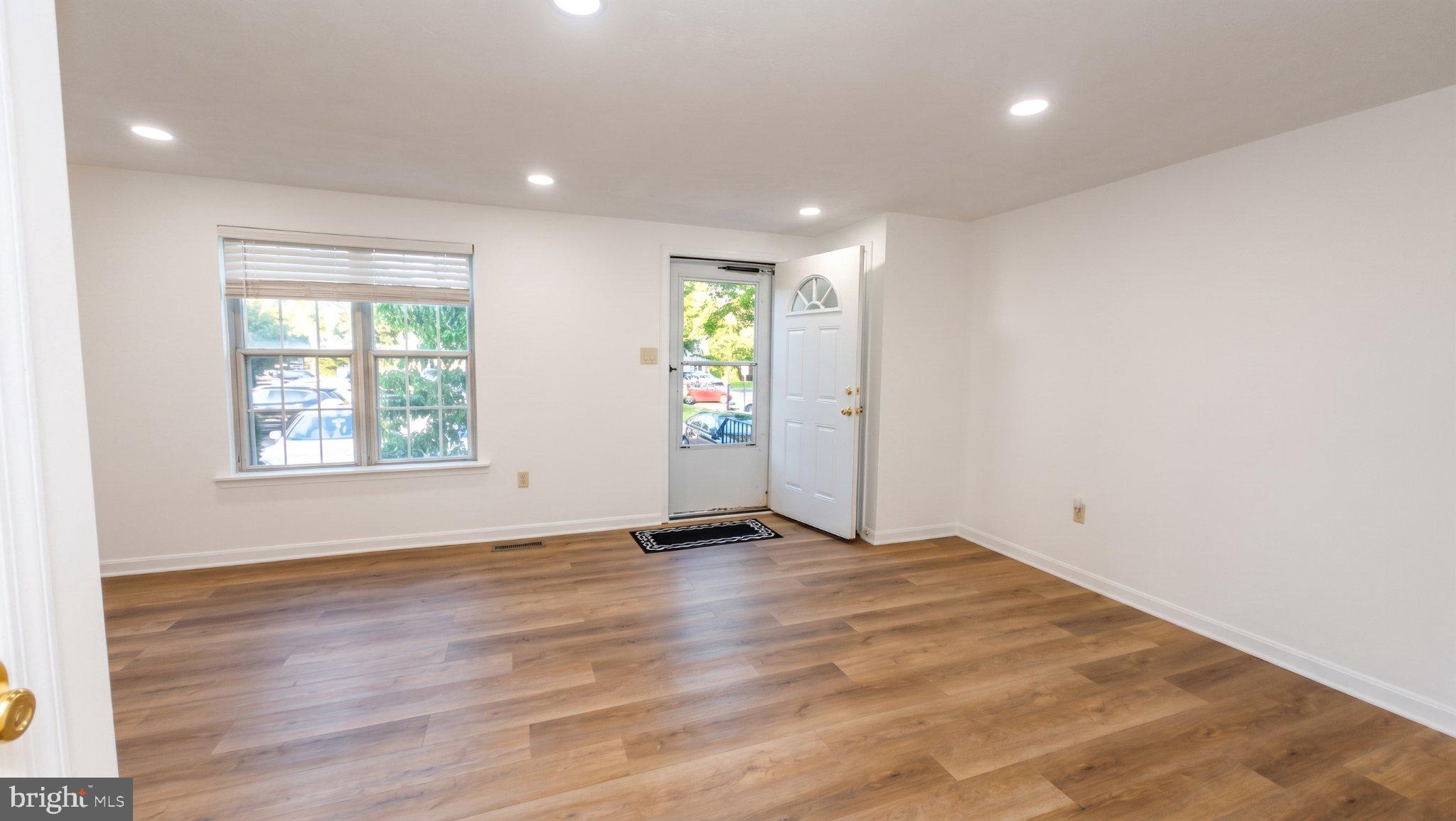 1463 MOBLEY COURT