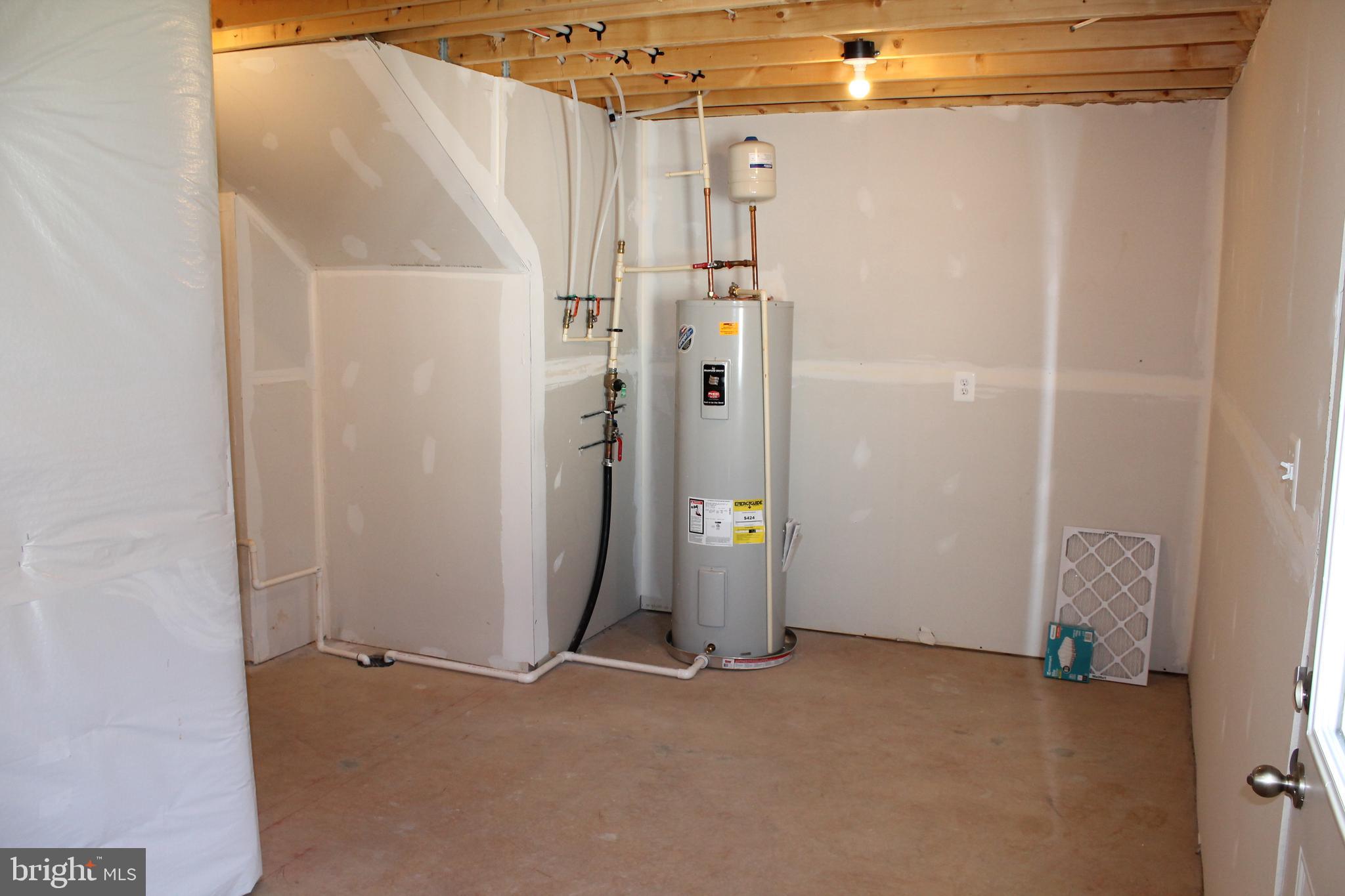 REGENTS CREST - Residential