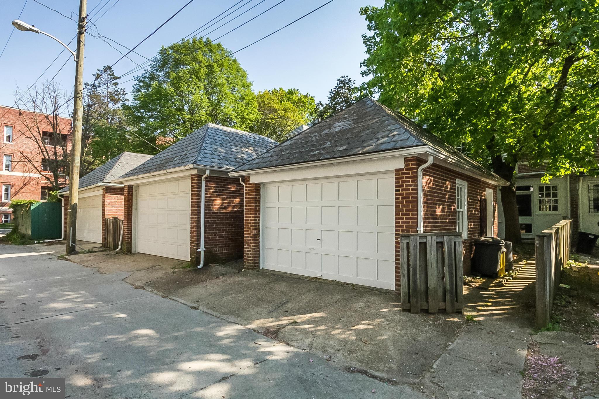 OAKENSHAWE - Residential