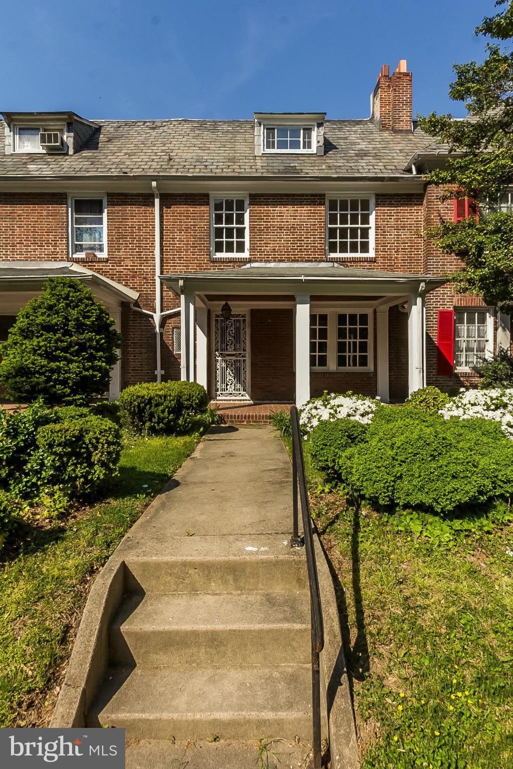 OAKENSHAWE - Residential