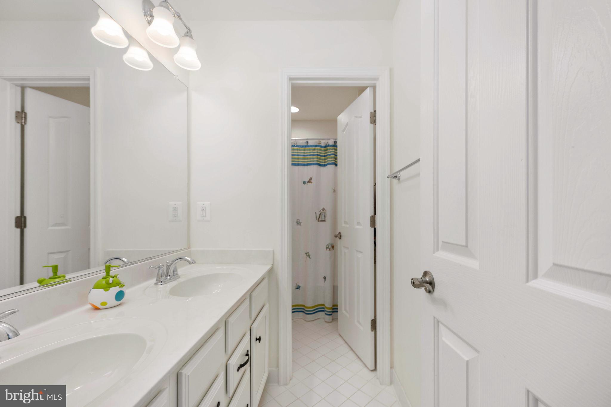 AUGUSTINE AT THE GLENS - Residential