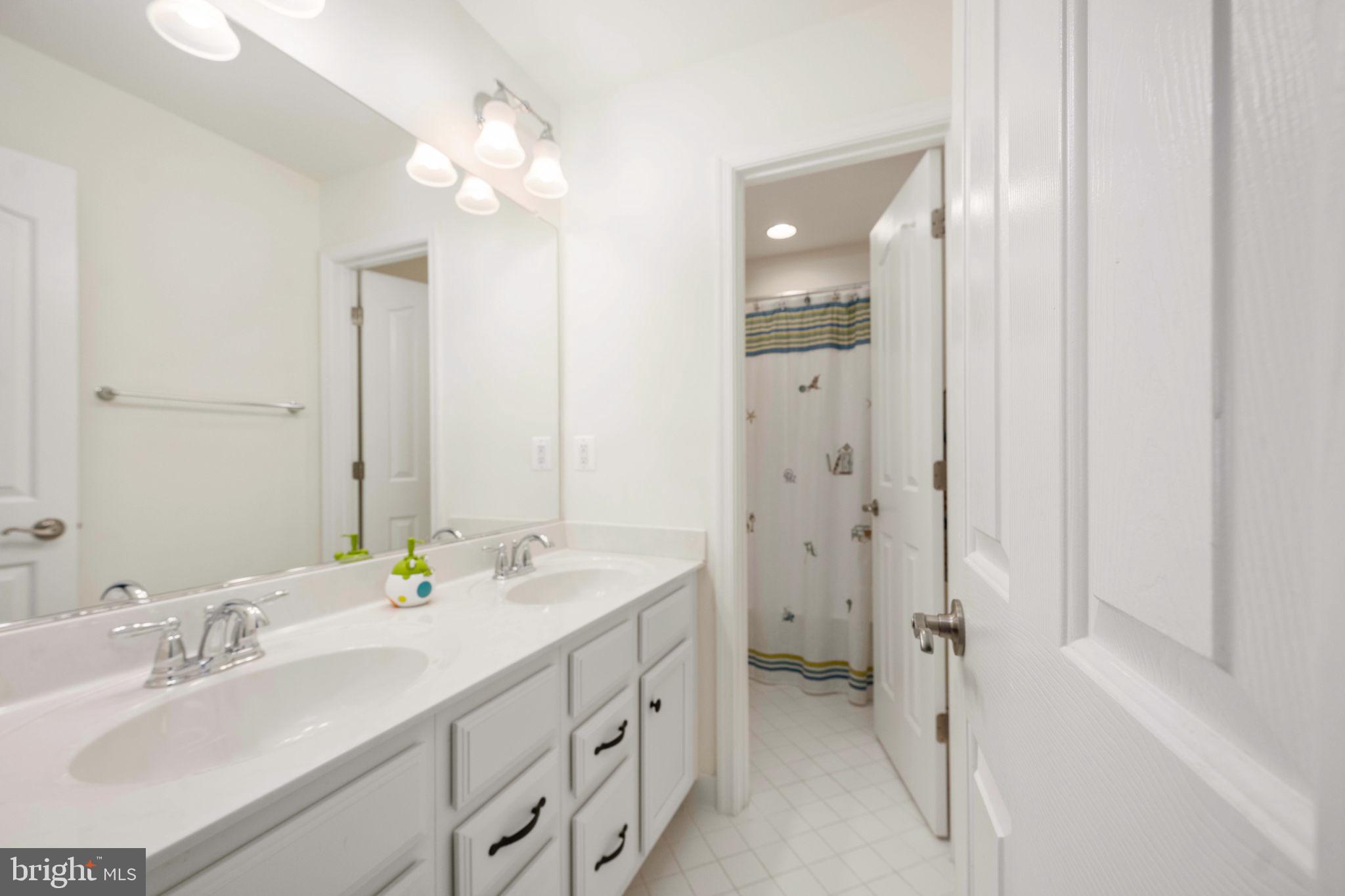 AUGUSTINE AT THE GLENS - Residential