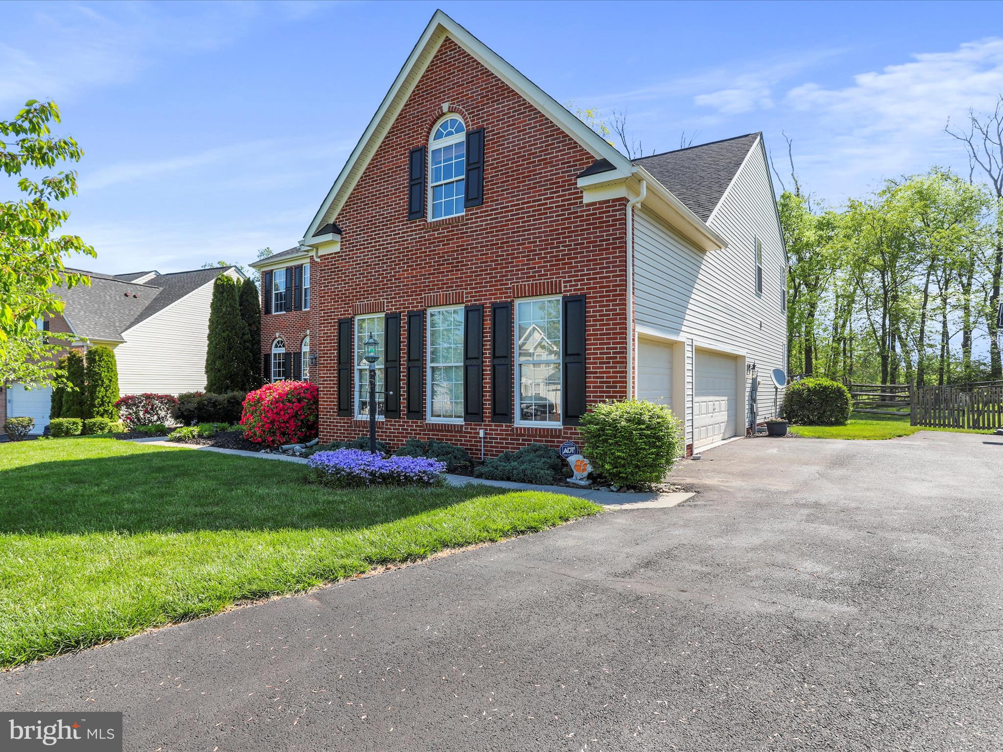 LOCUST HILL - Residential