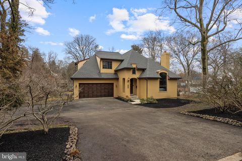 Photo of 525 N Swarthmore Avenue, SWARTHMORE, PA 19081 (MLS # PADE2109808)