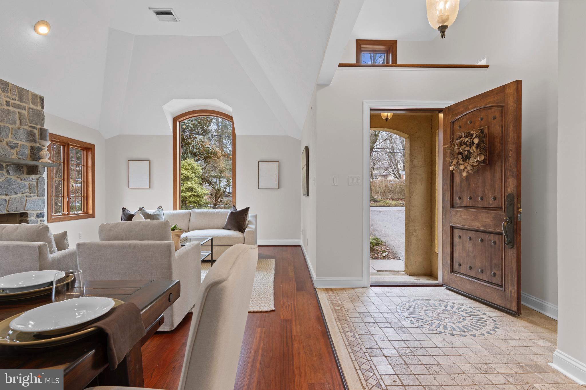 525 N SWARTHMORE AVENUE