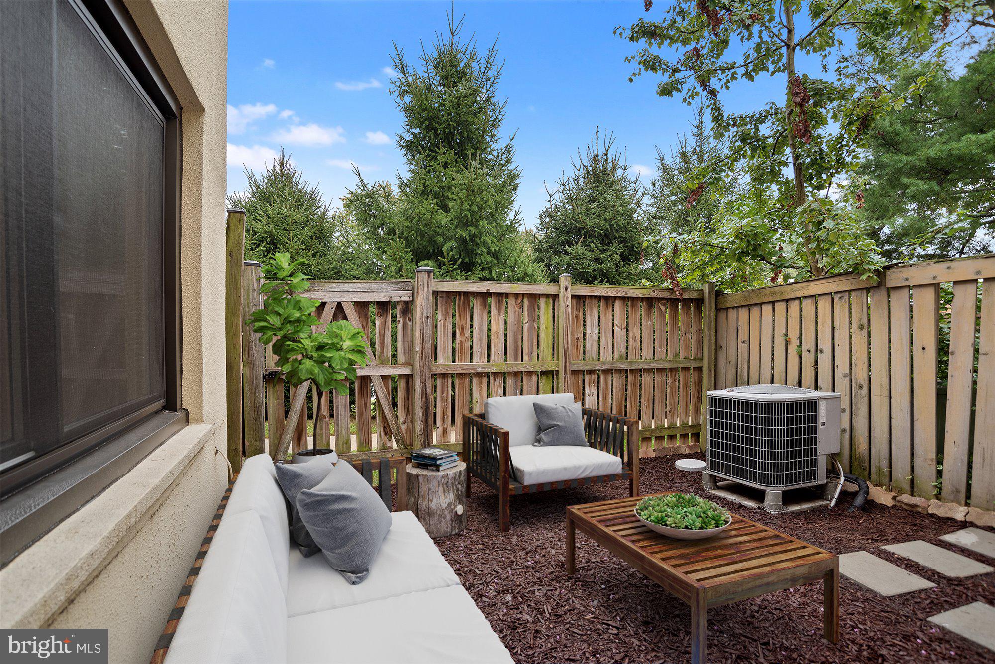 SIERRA VILLAS - Residential