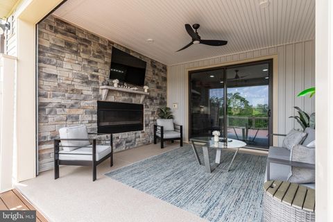 Townhouse For Sale - 13805 Hunt Valley Court<br/> COCKEYSVILLE, MD 21030