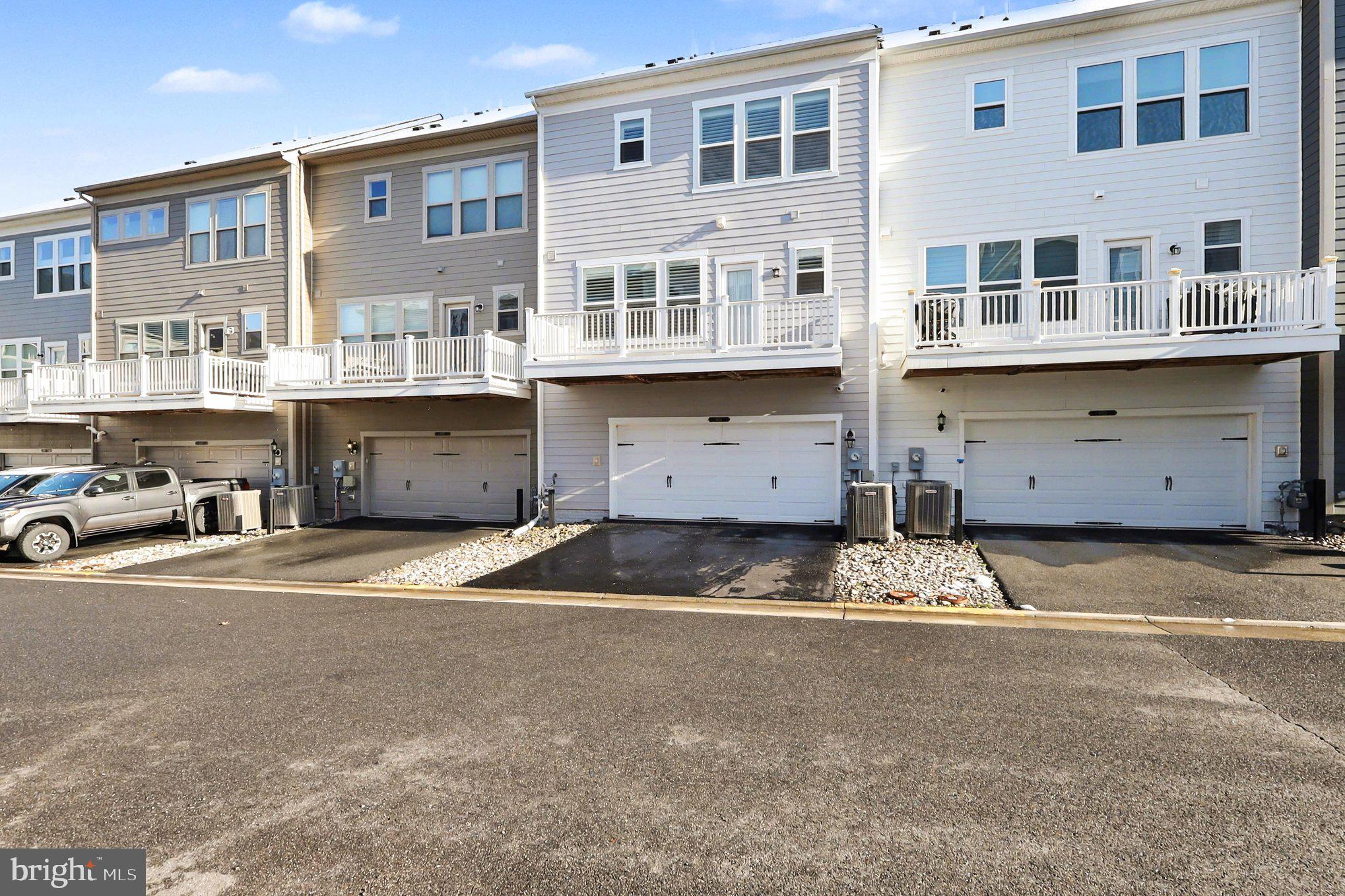 POTOMAC SHORES - Residential