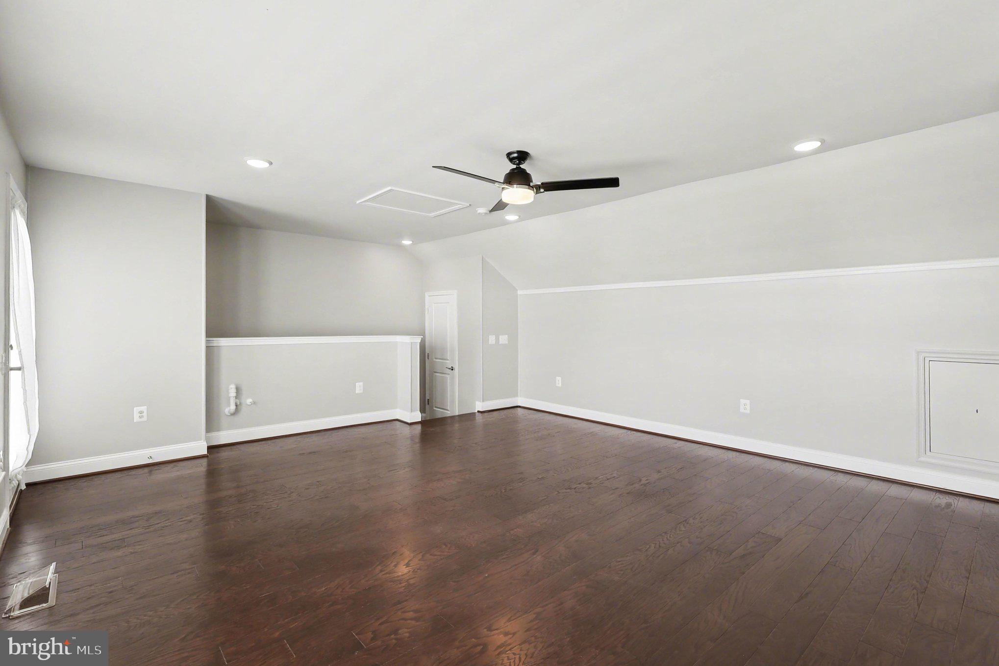 POTOMAC SHORES - Residential