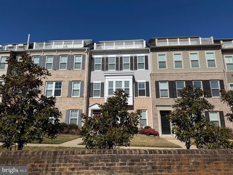 Photo of 1857 Shadding Bay Lane, DUMFRIES, VA 22026 (MLS # VAPW2113338)