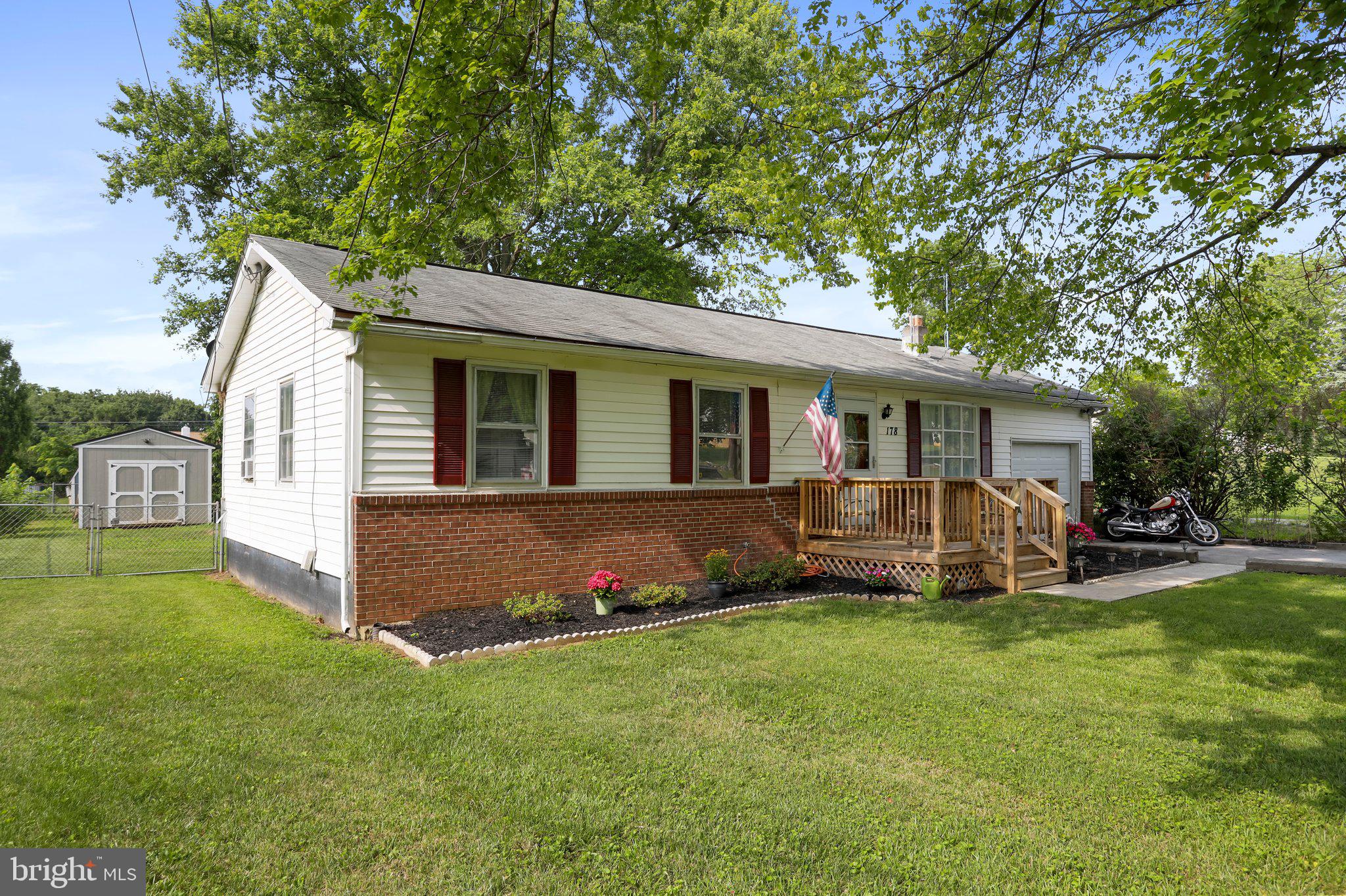 WALNUT GROVE - Residential