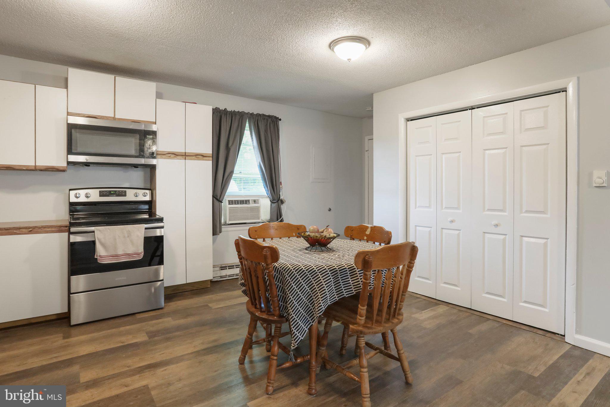 WALNUT GROVE - Residential