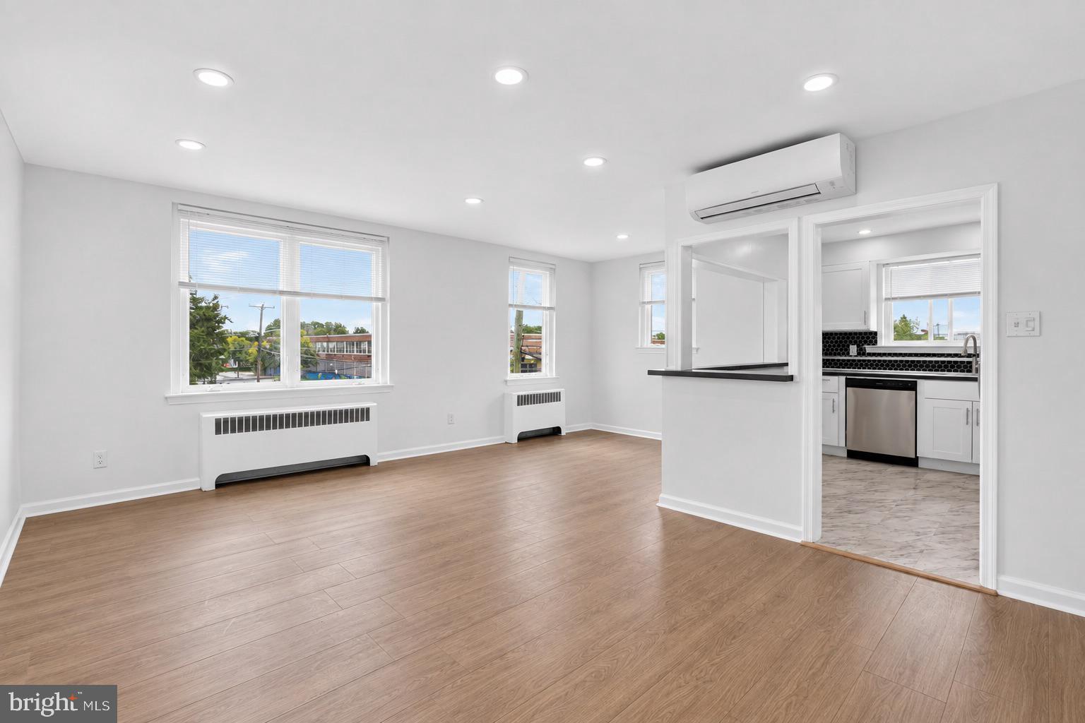 1301 E JOHNSON STREET 2ND FLOOR