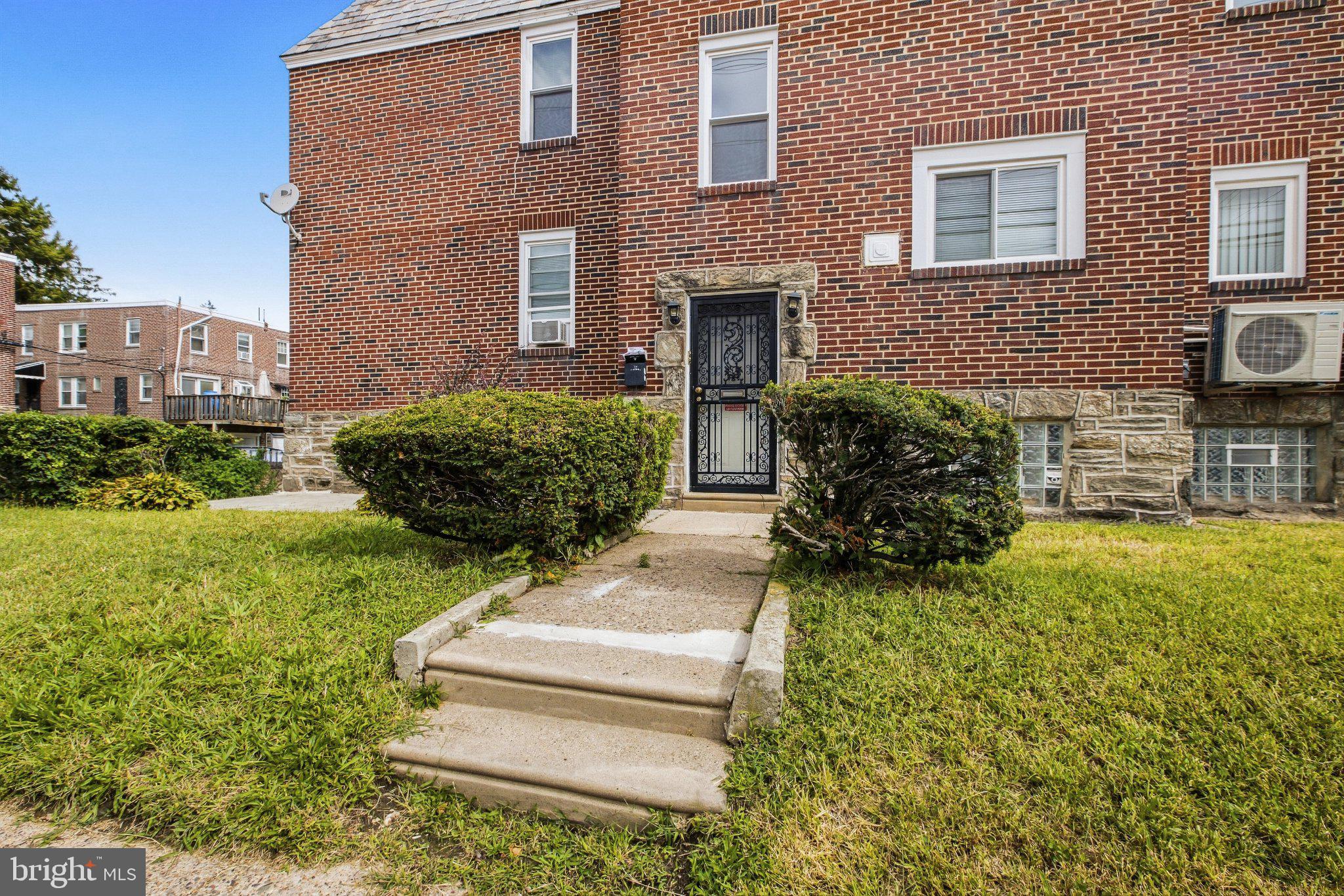 1301 E JOHNSON STREET 2ND FLOOR