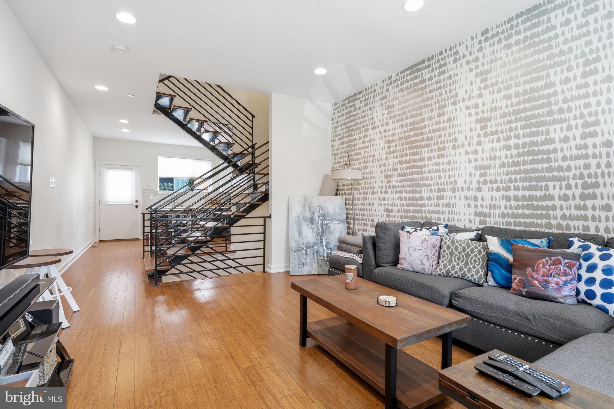 2709 CAMBRIDGE STREET