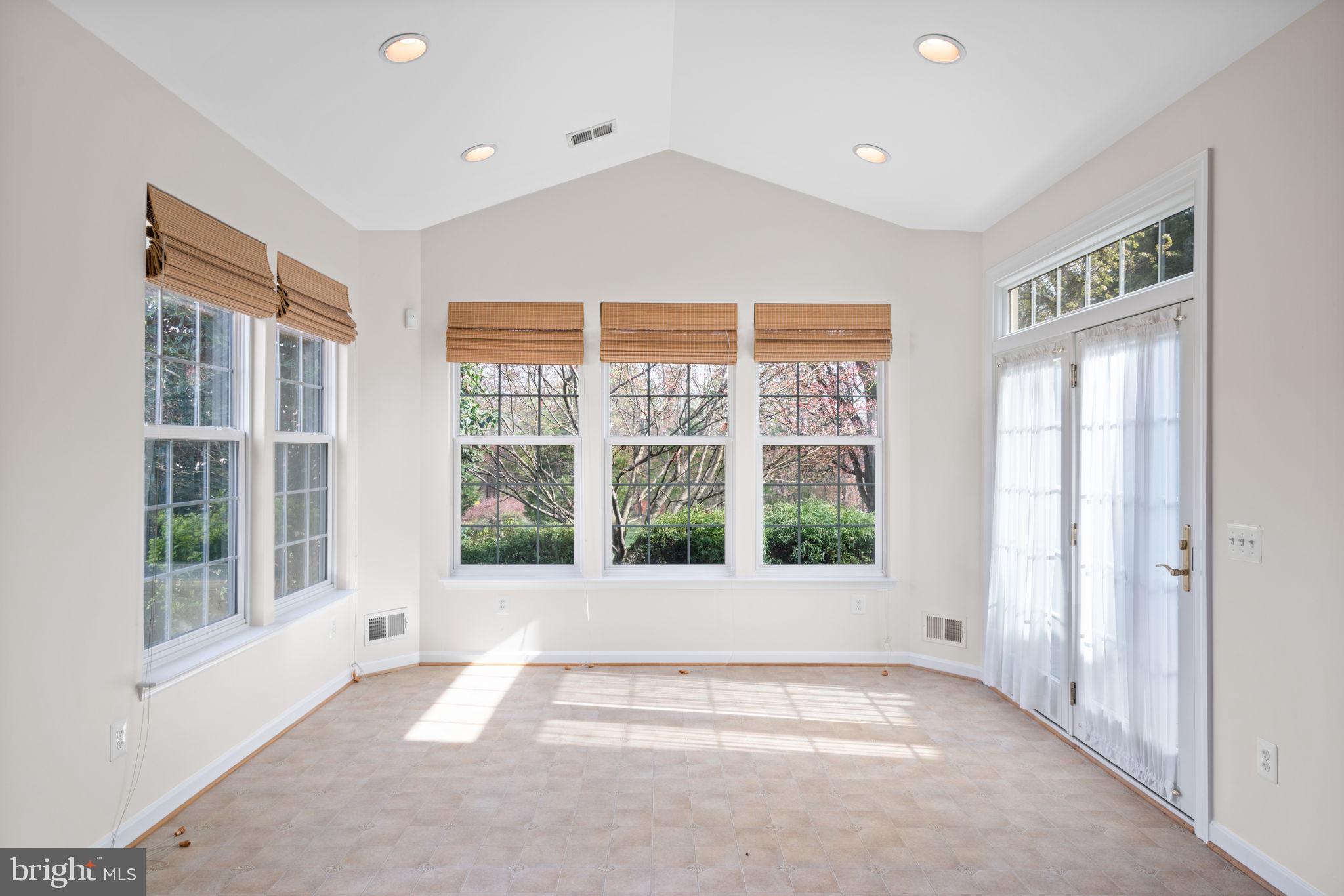 FOUR SEASONS IN HISTORIC VIRGINIA - Residential