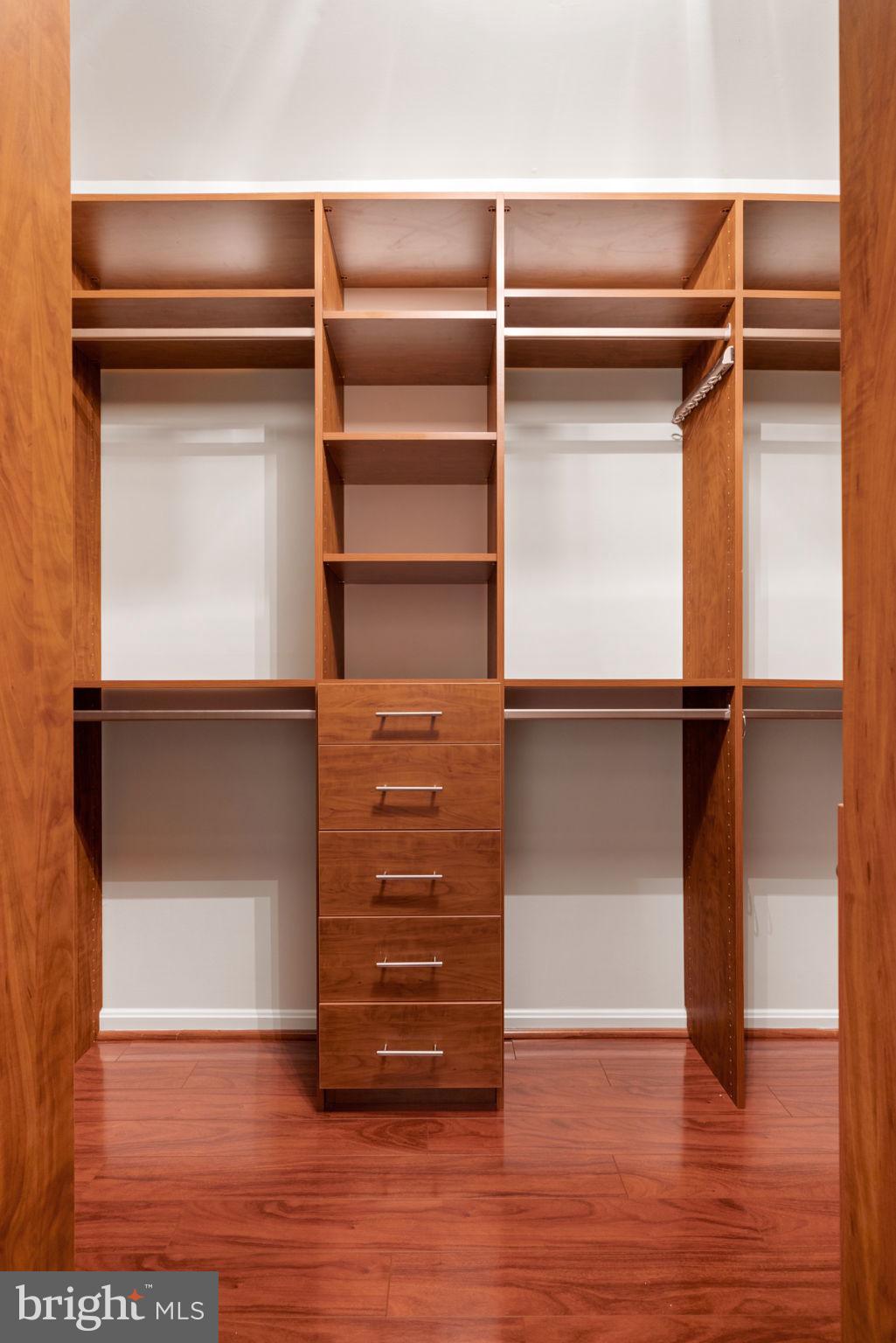 FOUR SEASONS IN HISTORIC VIRGINIA - Residential