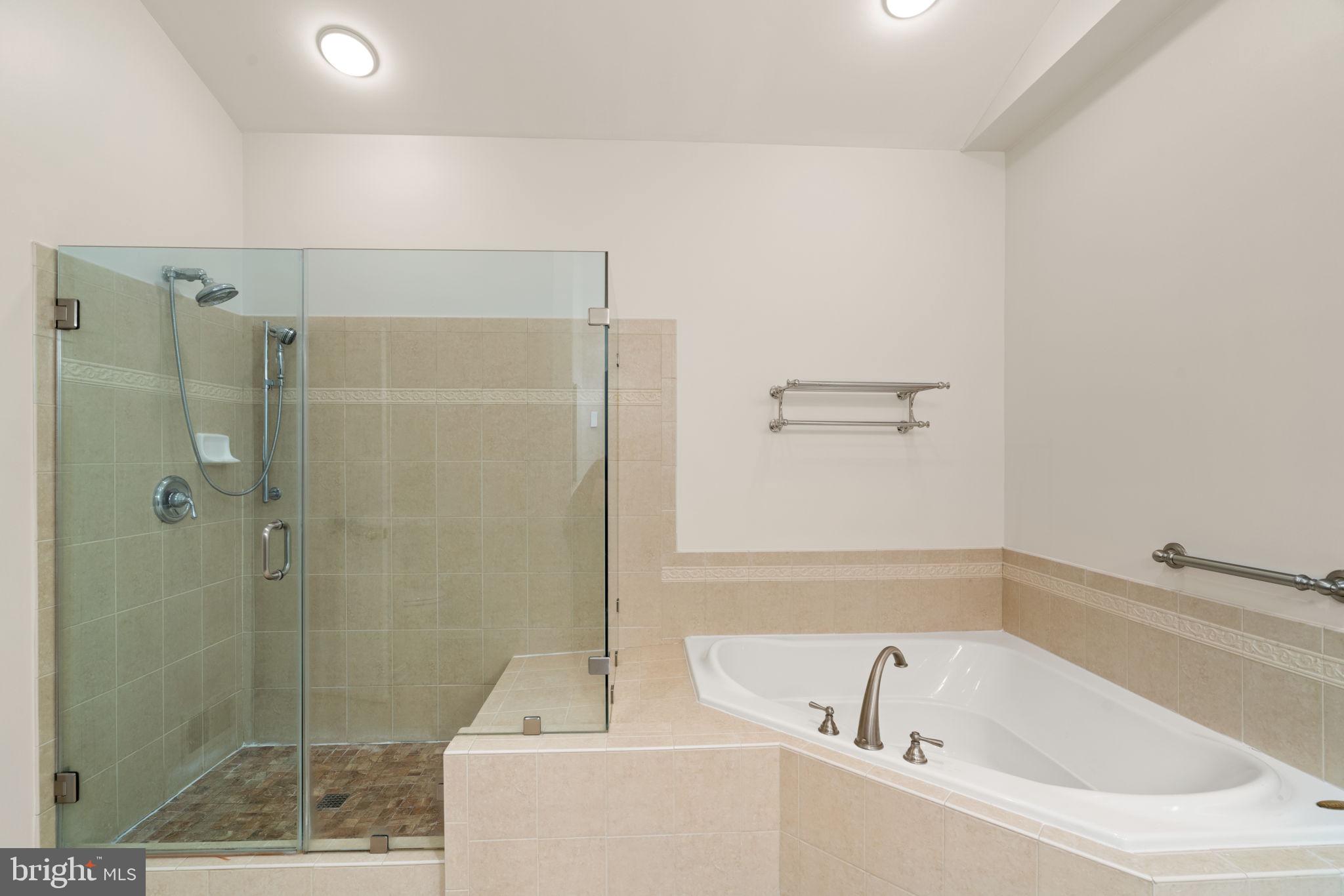 FOUR SEASONS IN HISTORIC VIRGINIA - Residential