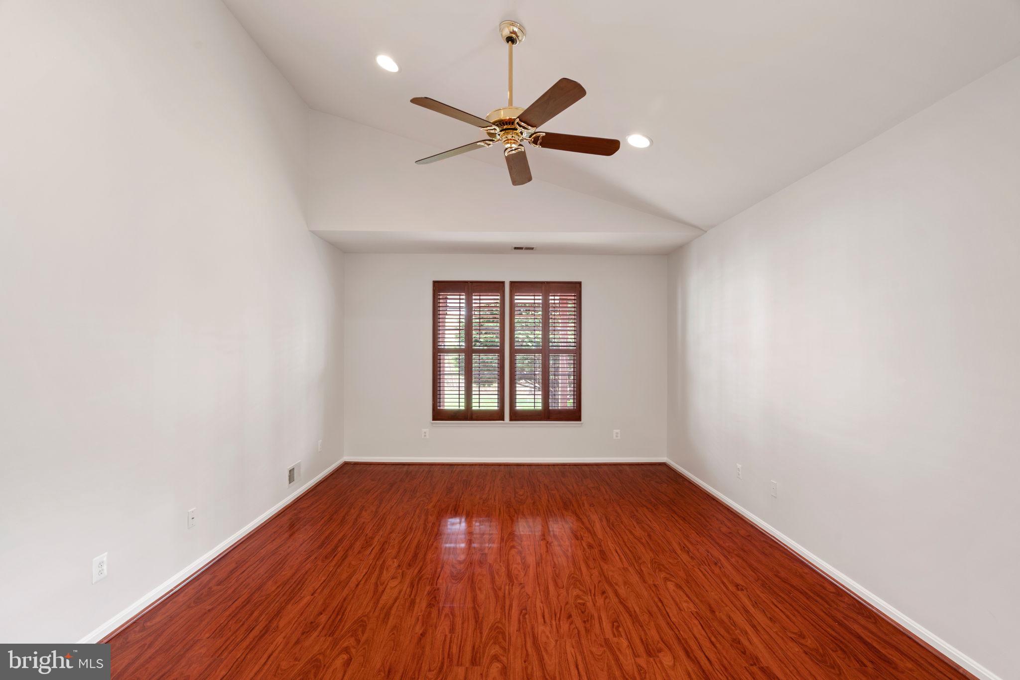 FOUR SEASONS IN HISTORIC VIRGINIA - Residential