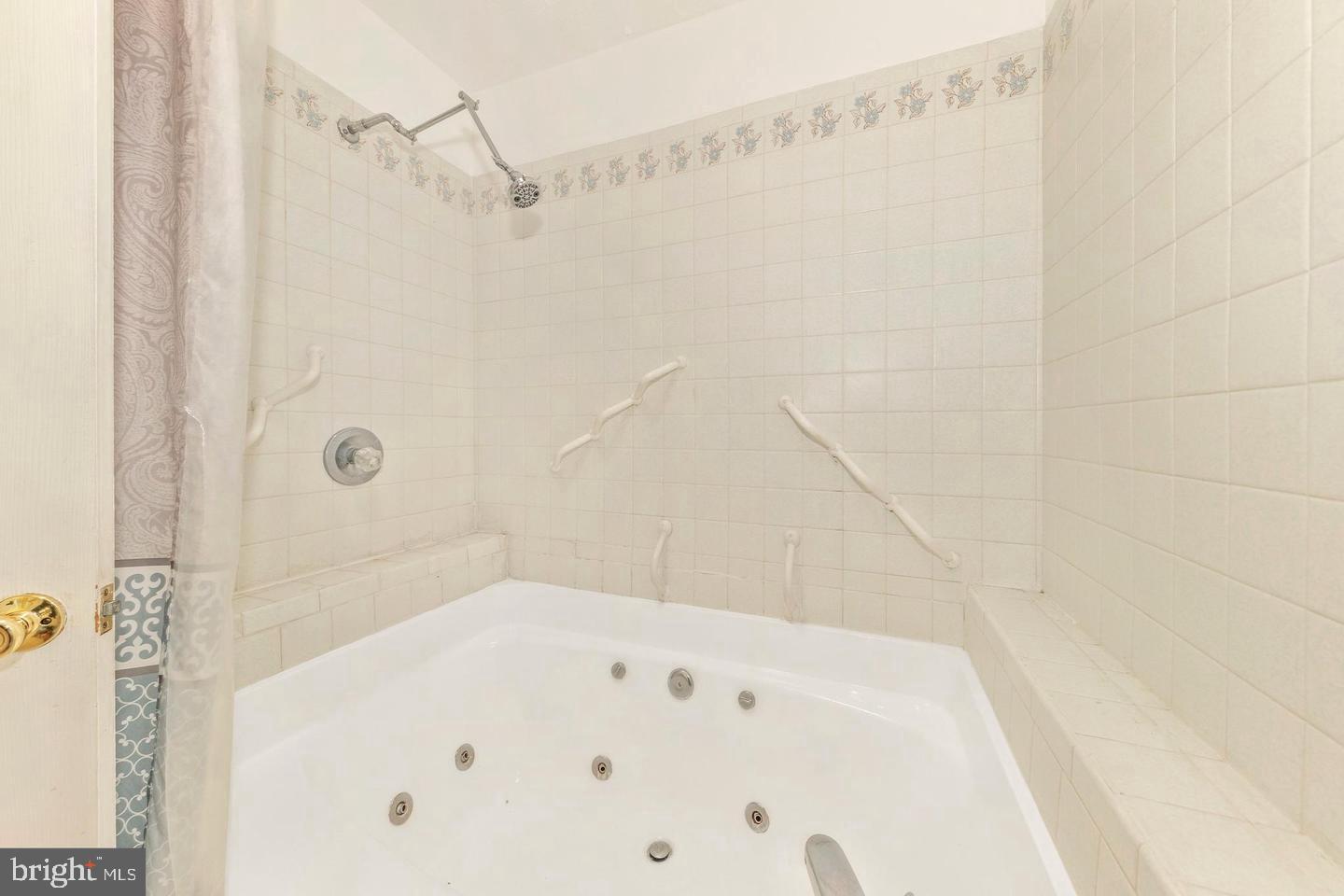 FOXCROFT MEADOWS - Residential