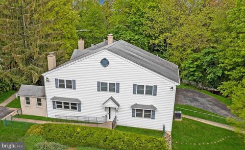 Photo of 529 W Uwchlan Avenue, DOWNINGTOWN, PA 19335 (MLS # PACT2107636)