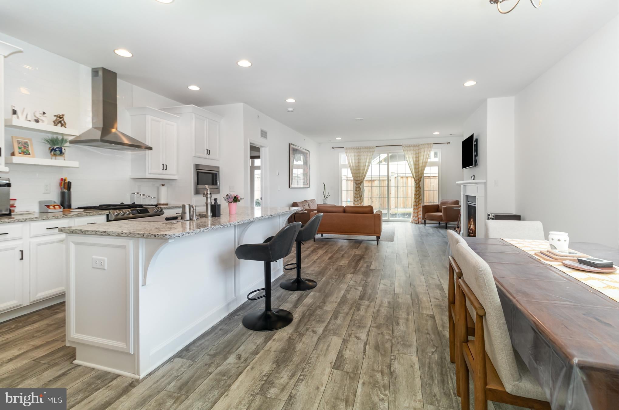 3110 GROVE COURT