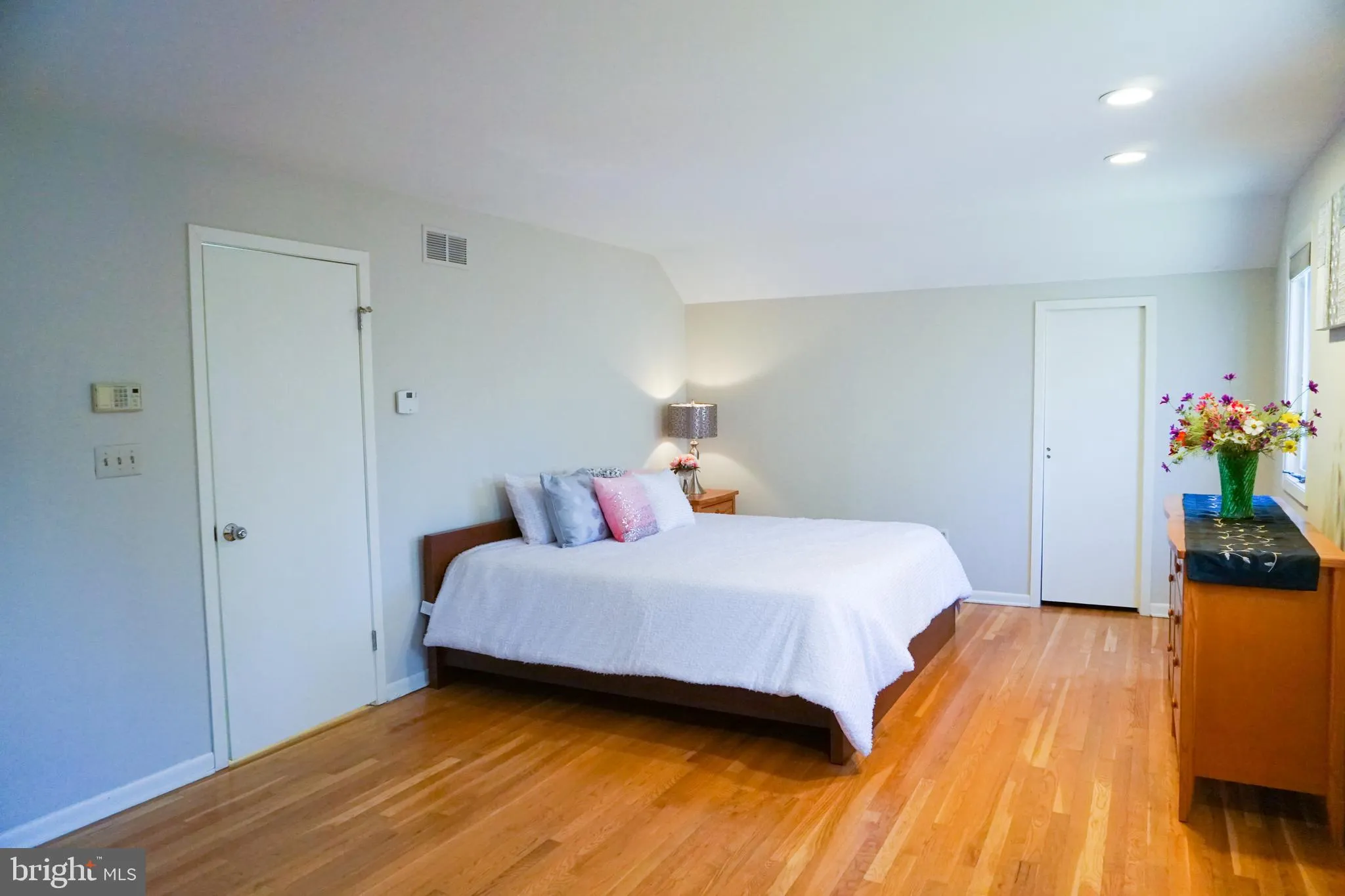 Princeton, New Jersey 08540, United States, 5 Bedrooms Bedrooms, ,4 BathroomsBathrooms,Residential,Active,117826