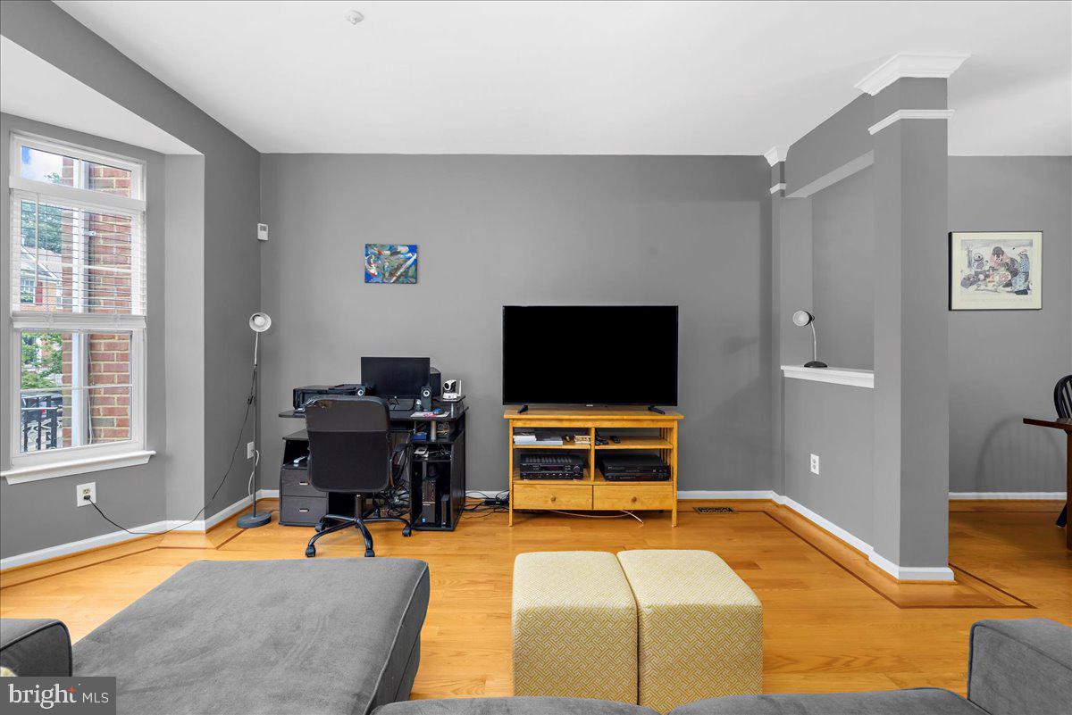 3765 GLEBE MEADOW WAY
