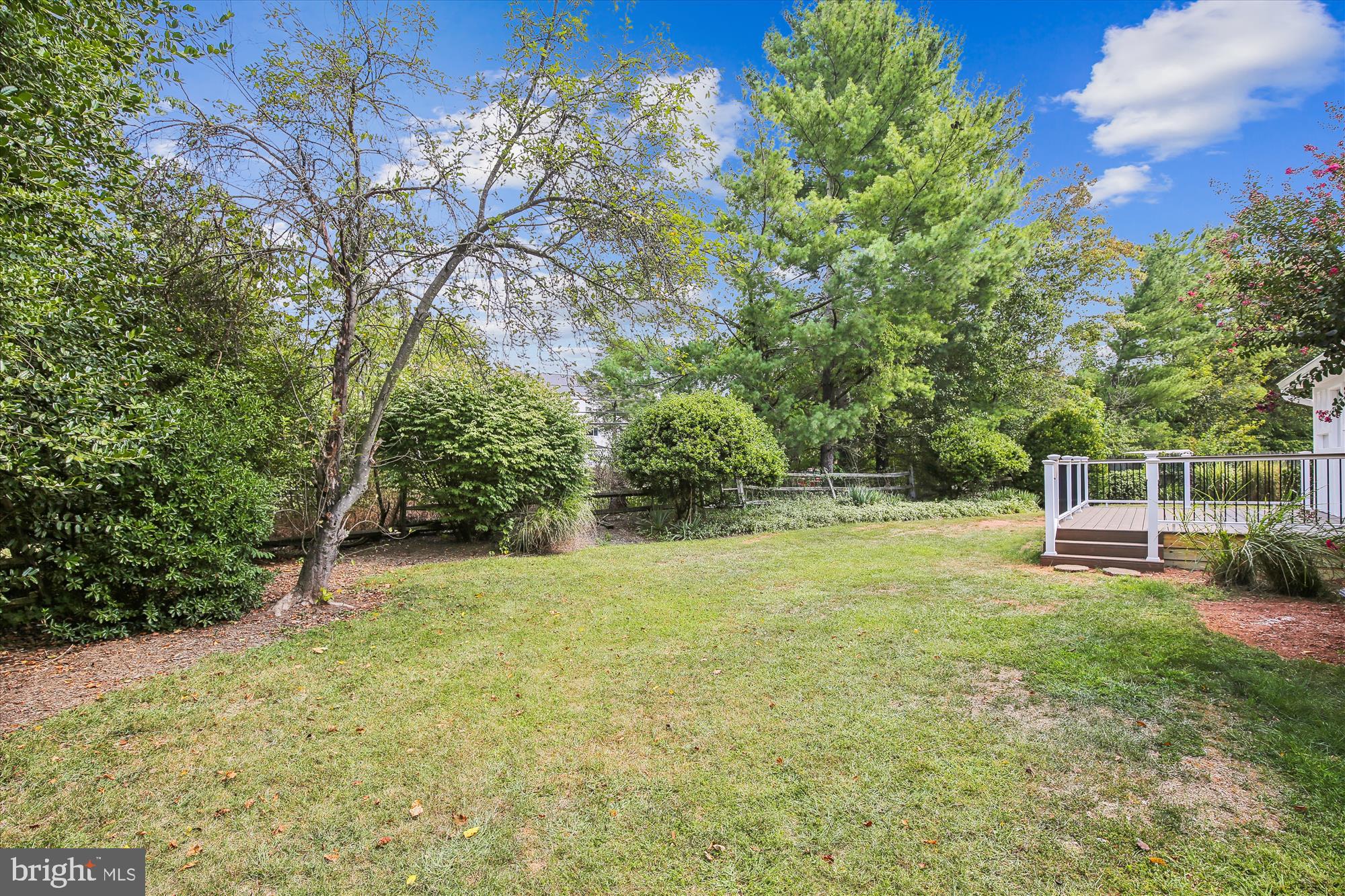 COUNTRY CLUB MANOR - Residential