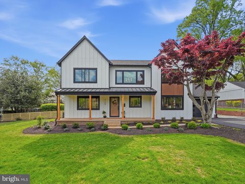 7109 IDYLWOOD ROAD FALLS CHURCH VA 22043