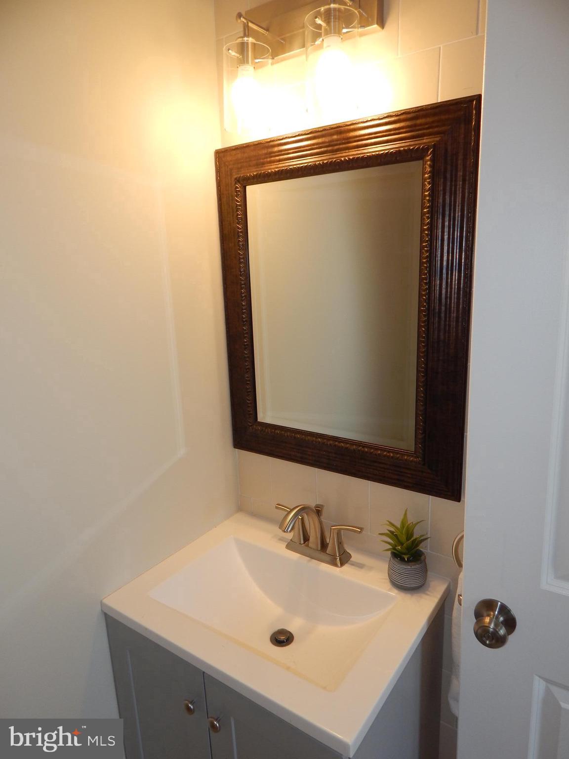 ELLWOOD PARK - Residential