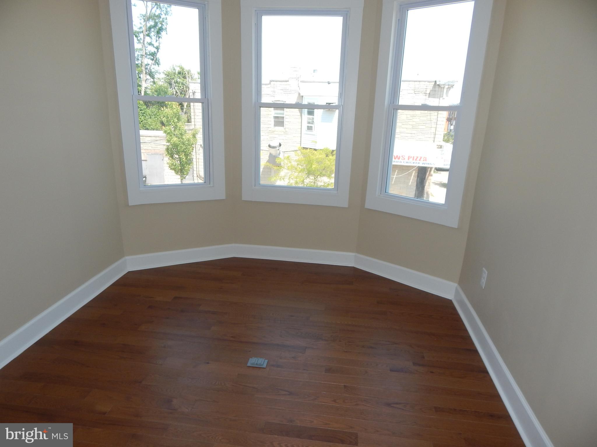 ELLWOOD PARK - Residential