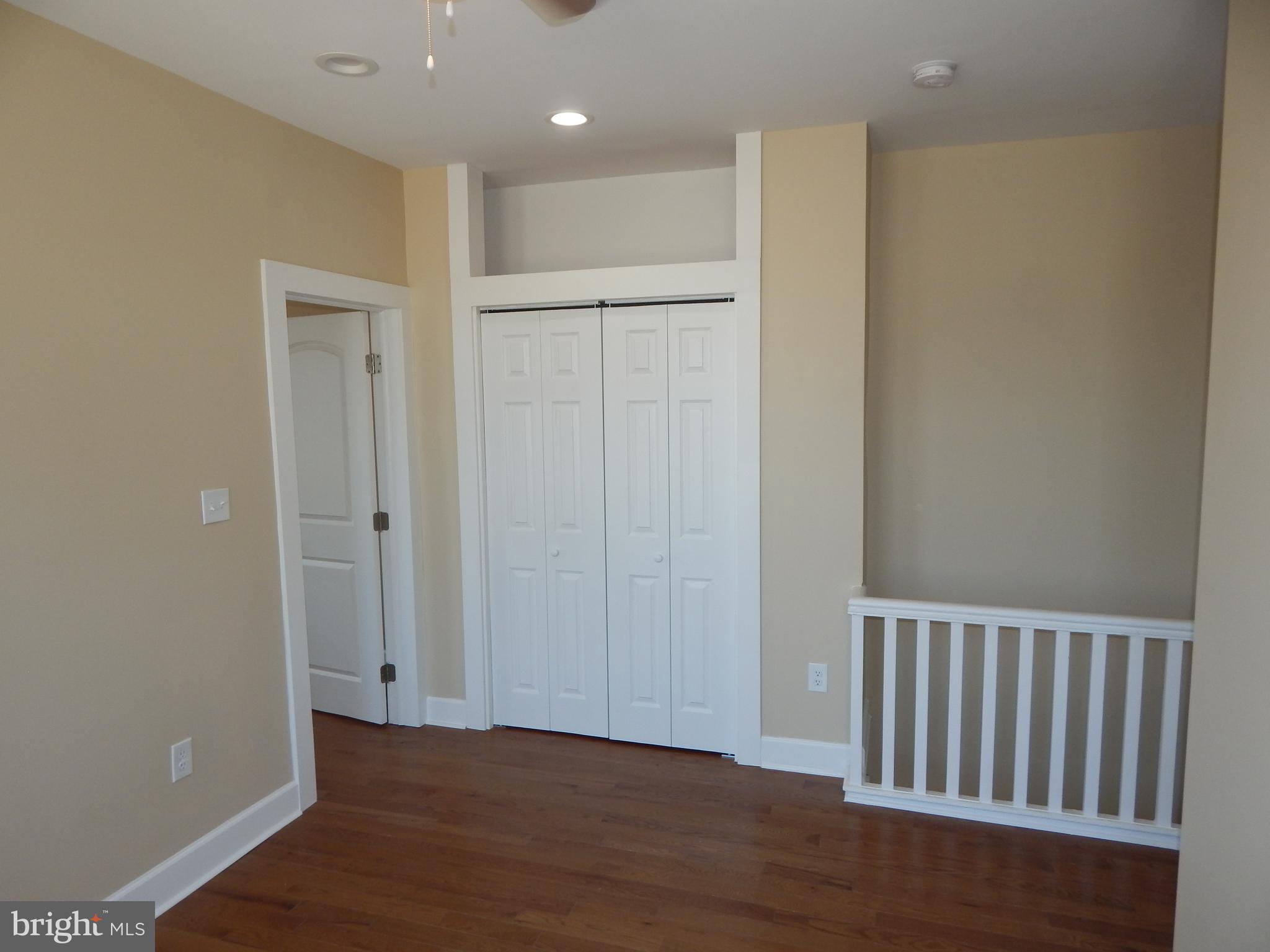 ELLWOOD PARK - Residential
