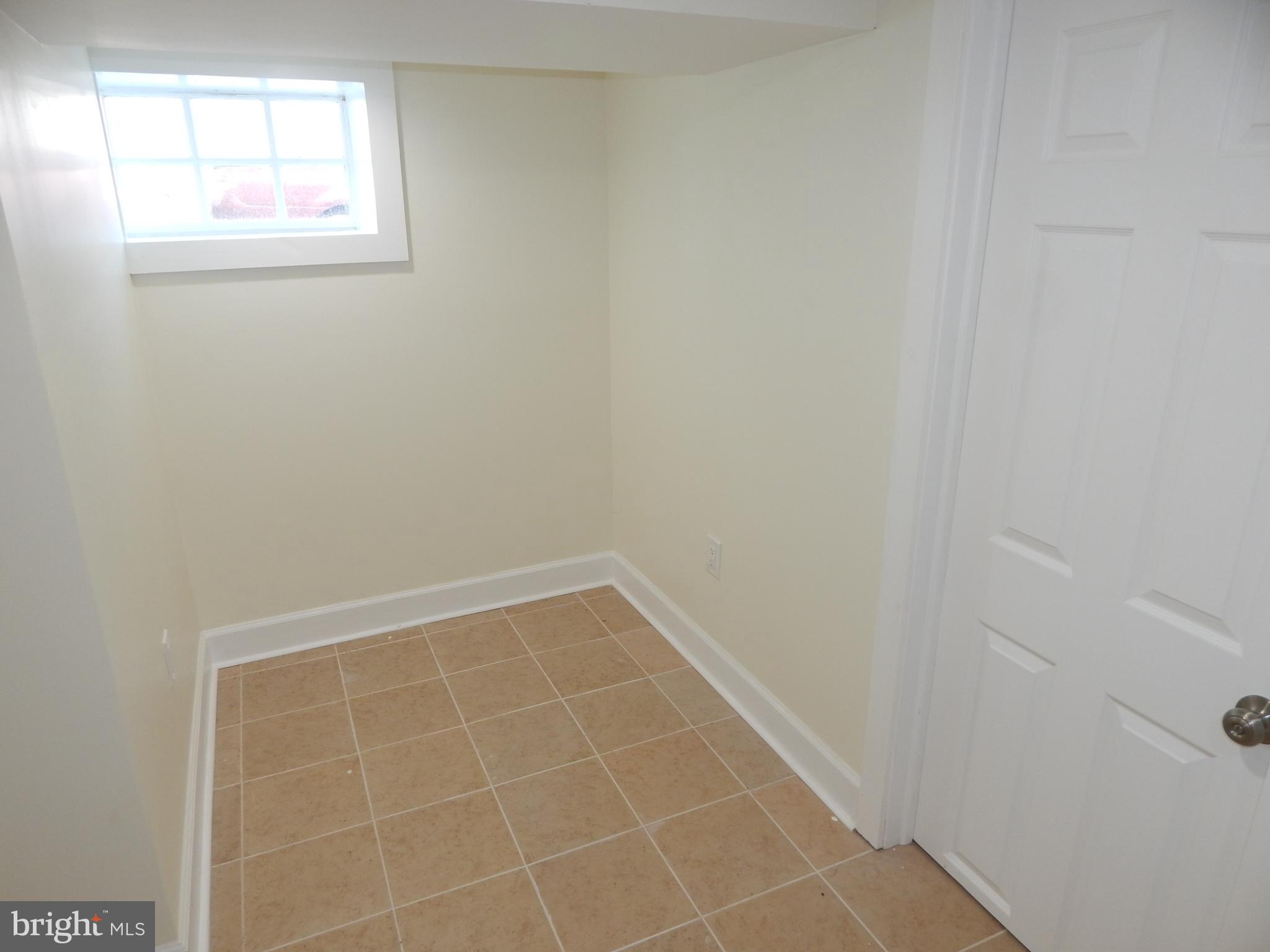 ELLWOOD PARK - Residential