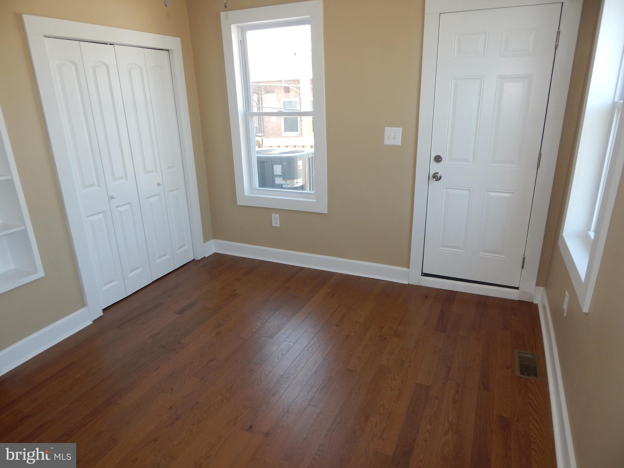 ELLWOOD PARK - Residential