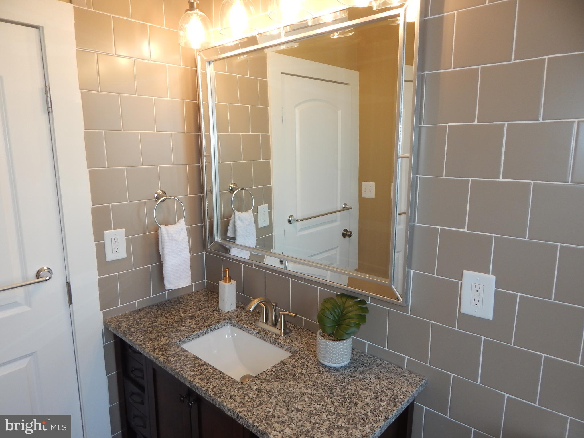 ELLWOOD PARK - Residential