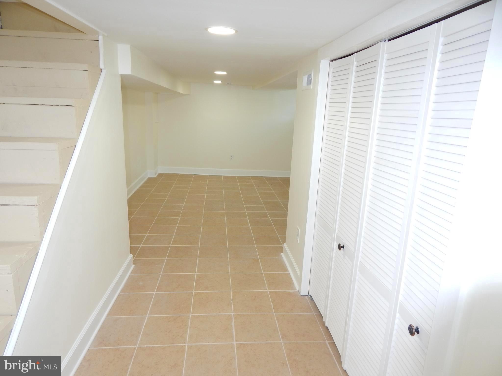 ELLWOOD PARK - Residential