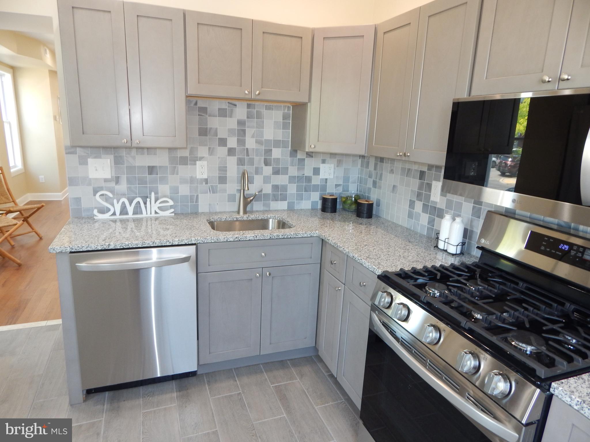 ELLWOOD PARK - Residential