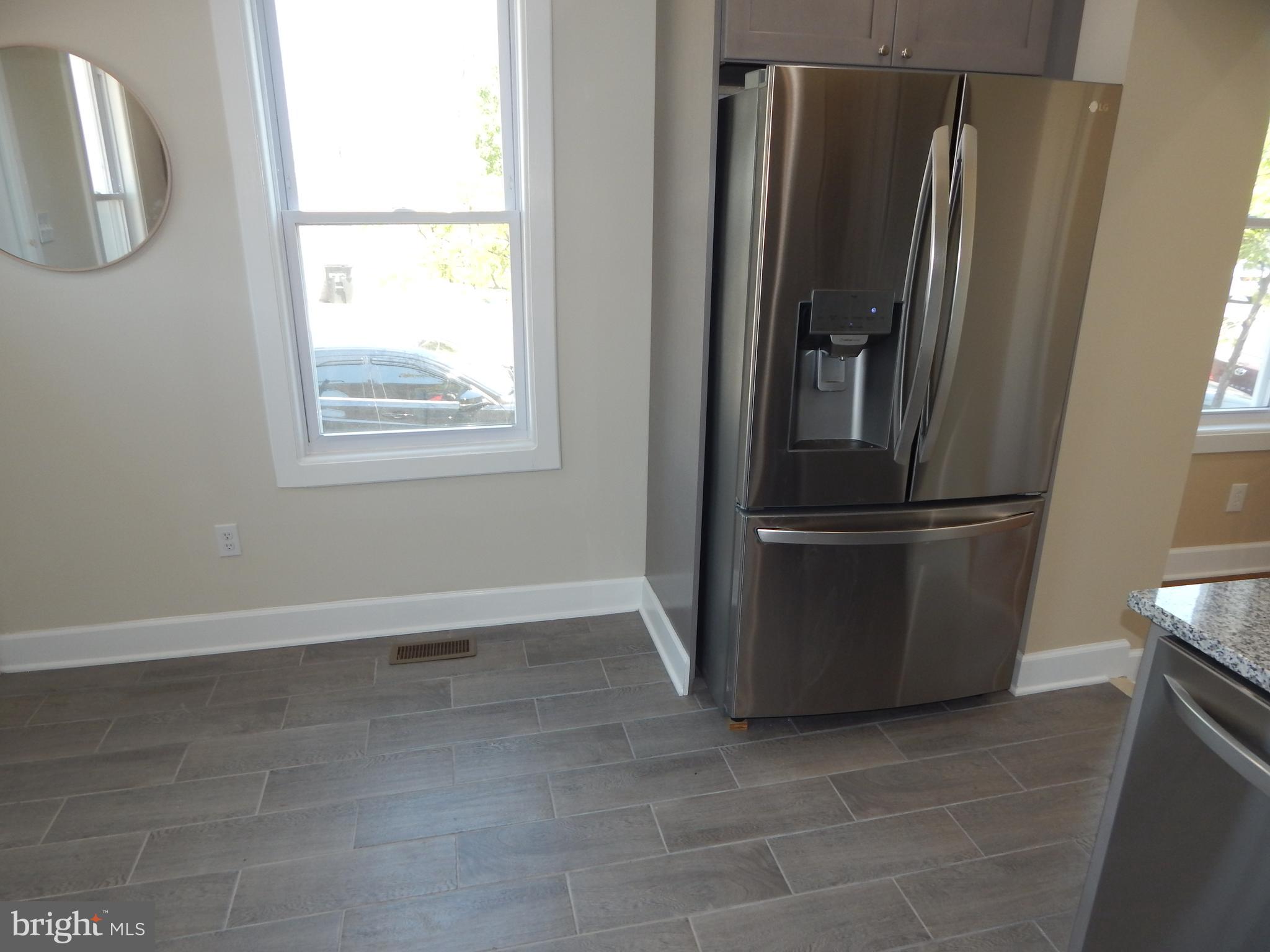 ELLWOOD PARK - Residential