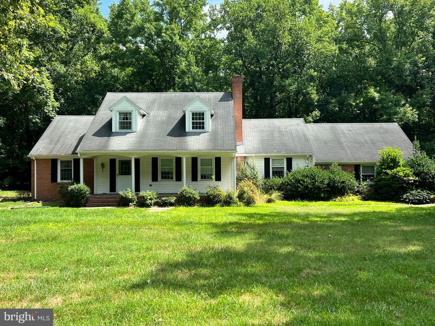 Opportunity awaits! This home has great curb appeal and much potential. Bring your tools and creativity and invest in your future! The square footage is much larger than the tax records report. Appraiser measured results are 2509 sq. ft. The oversized lot is situated on a lovely creek. It is in the Fruitland school district. A new septic is in the permitting process and will be installed as soon as possible. The sought after community of Deer Harbour has many features including a tennis court, pickleball courts, a playground and executive golf course.  This is an "As Is" sale.