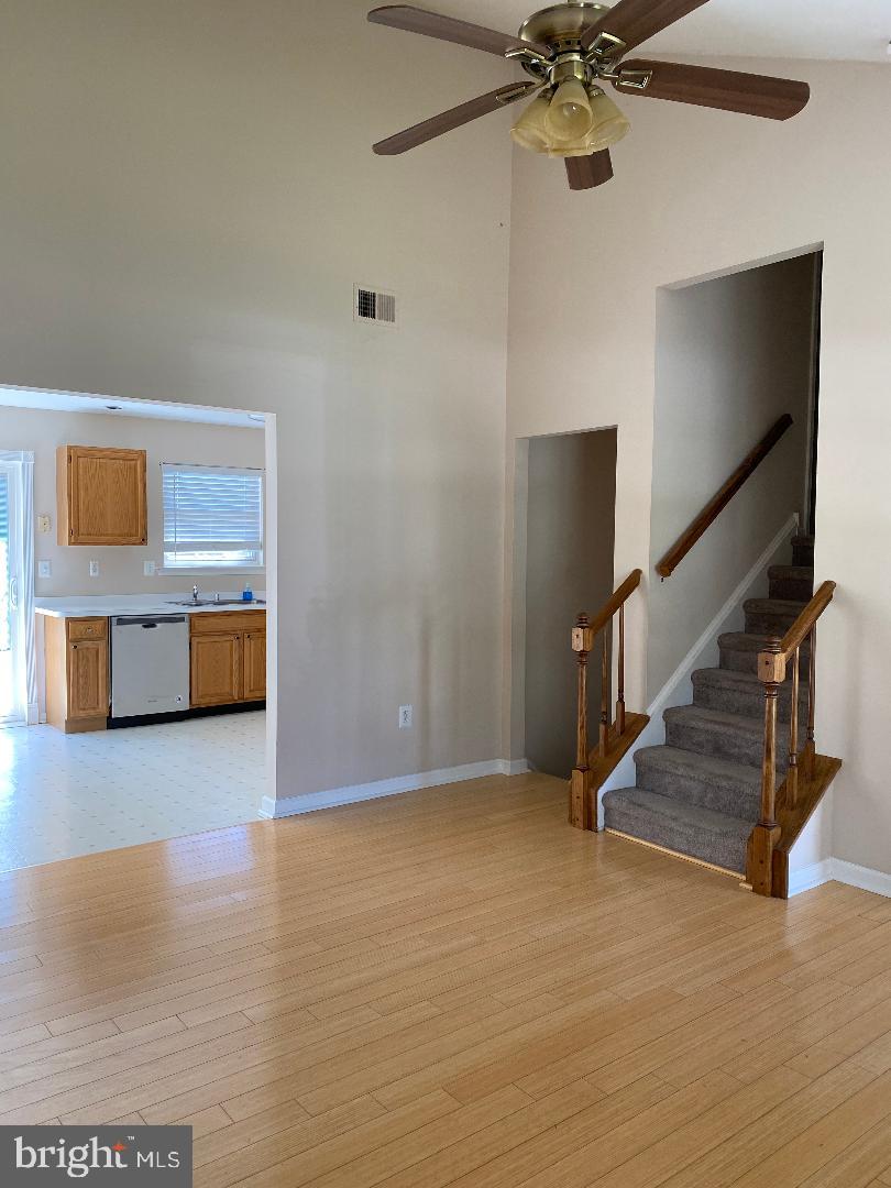 5 AMY COURT