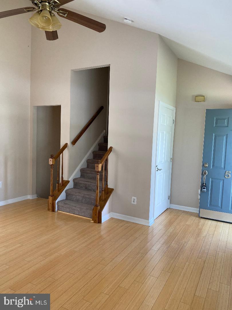 5 AMY COURT