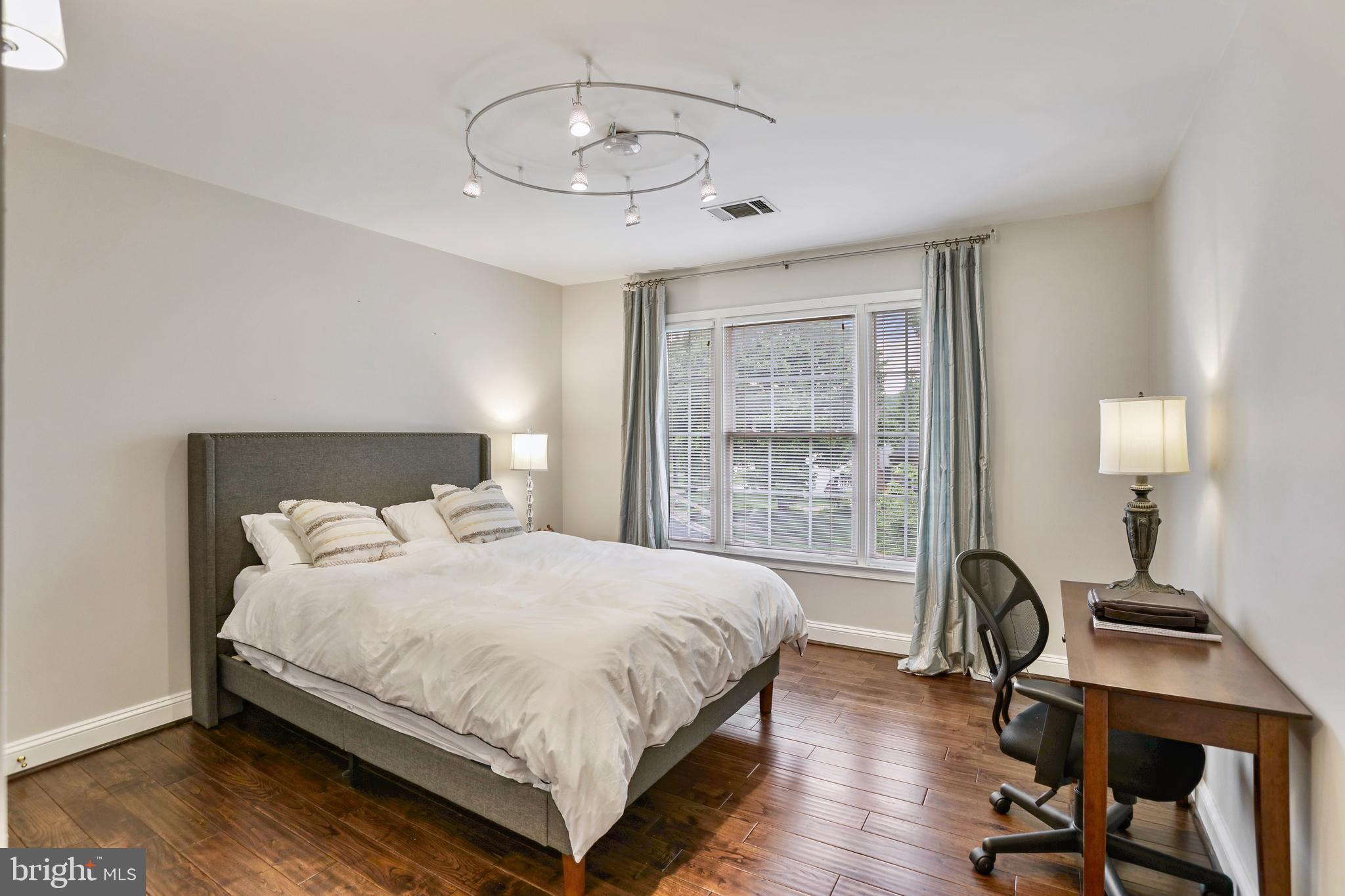 BARRINGTON - Residential