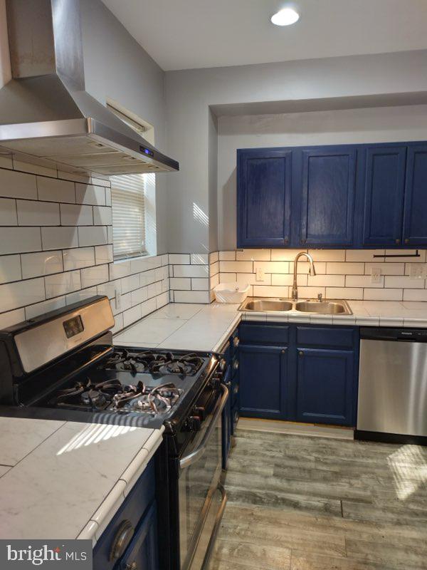 LARCHMONT - Residential